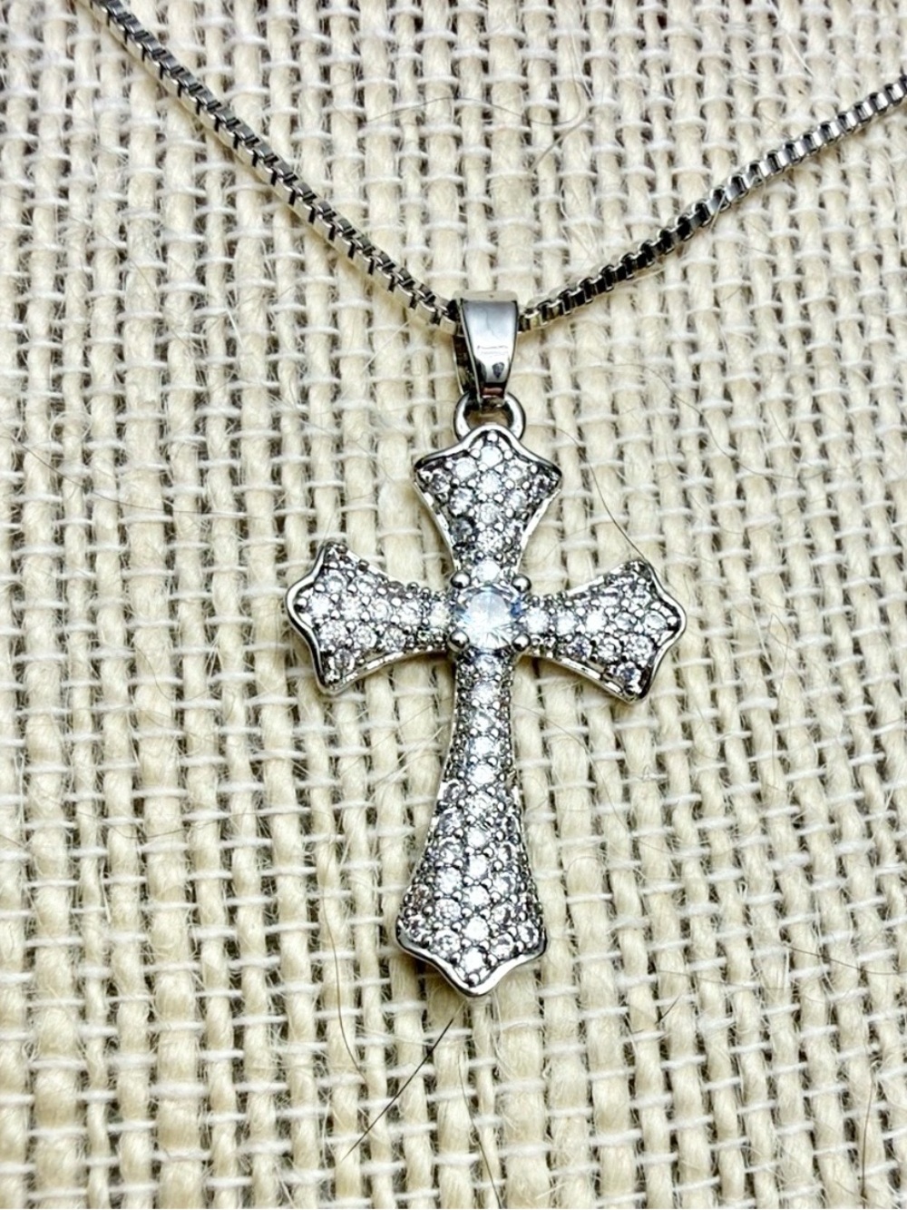 STAINLESS STEEL Silver MOISSANITE DIAMOND Cross Pendant Necklace -NEW adj 18-20”